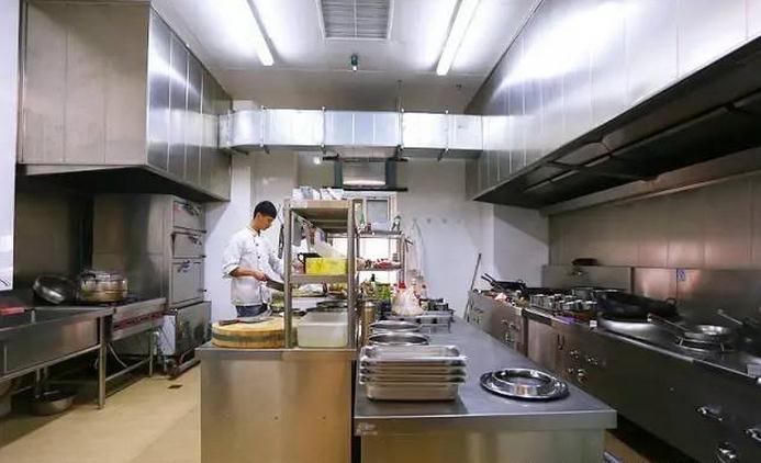 學(xué)校食堂需要哪些廚房設(shè)備？食堂廚房設(shè)備怎么選？