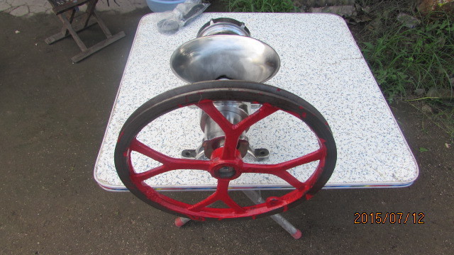 合眾出品不銹鋼32號(hào)絞肉機(jī)手動(dòng)電動(dòng)兩用碎肉機(jī)絞雞骨架 商用大號(hào)