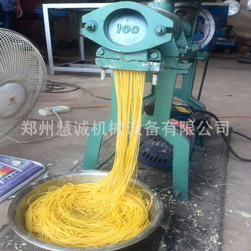 熱銷(xiāo)大型仿手工玉米面條機(jī) 多功能自熟米線機(jī) 商用自熟米粉機(jī)