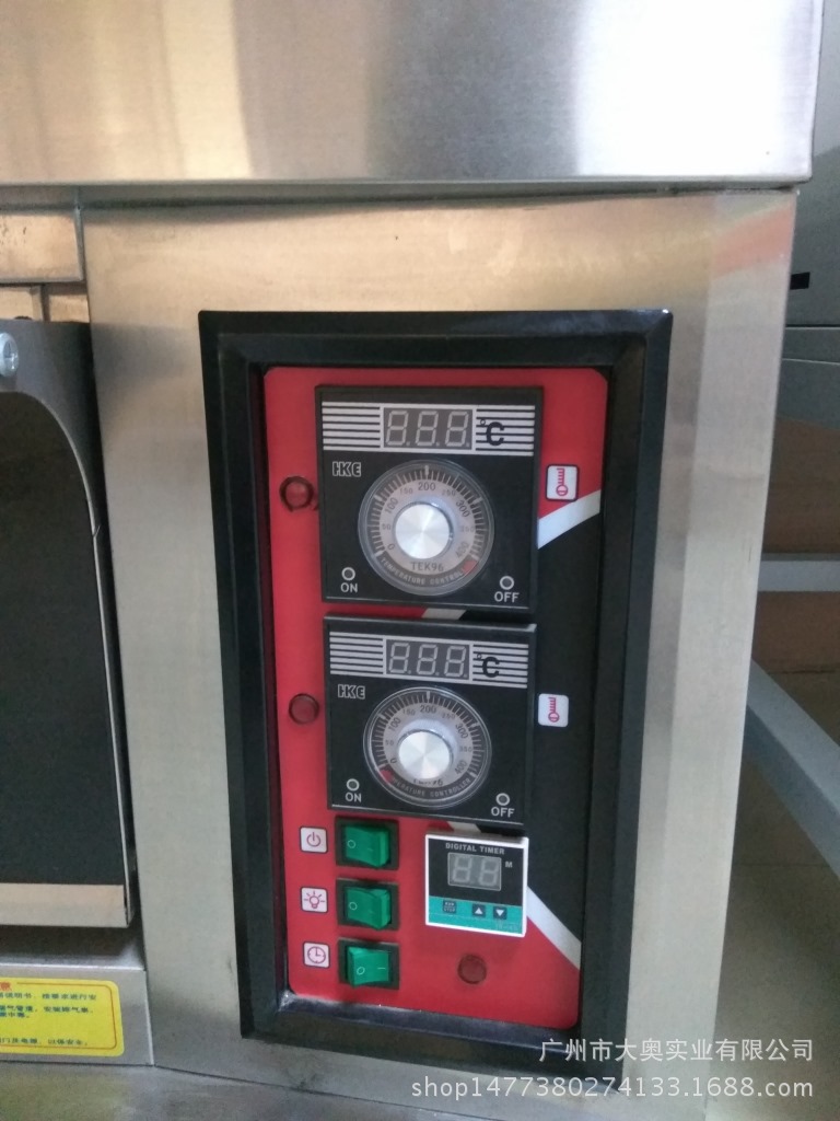 燃?xì)獾皳闄C(jī)烤箱面包機(jī)廣州市大型商用一層四盤蛋糕機(jī)廠家在哪里
