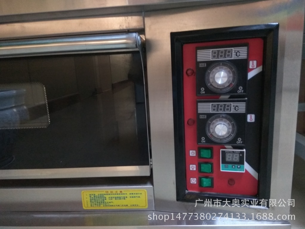 燃?xì)獾皳闄C(jī)烤箱面包機(jī)廣州市大型商用一層四盤蛋糕機(jī)廠家在哪里