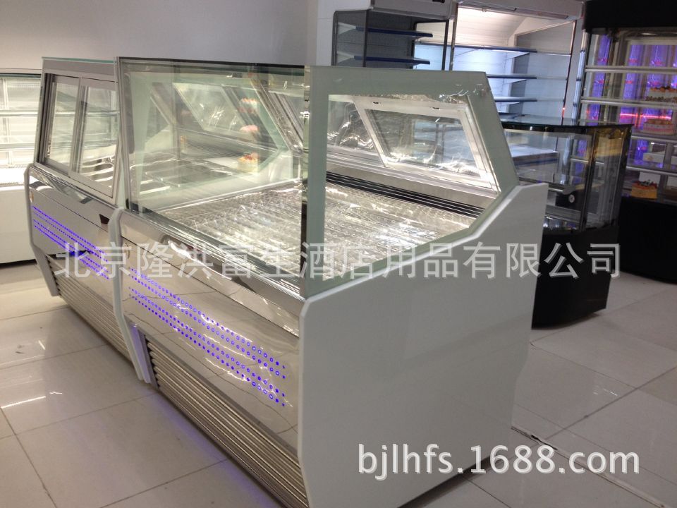 雪糕柜、臥式冷凍冰柜、冰淇淋展示柜連鎖店設(shè)備