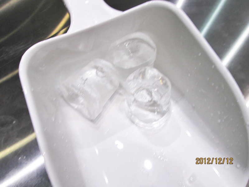 久景制冰機(jī)EC-105 圓形冰 商用制冰機(jī) 酒吧制冰機(jī) 小型制冰機(jī)