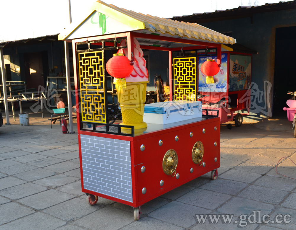 廠家直銷復(fù)古手推移動(dòng)冰淇淋車(chē) 多功能流動(dòng)冰激凌小吃車(chē)