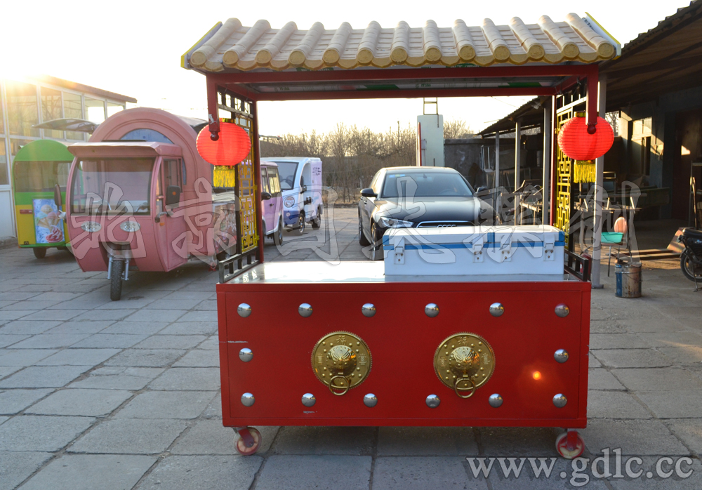 廠家直銷復(fù)古手推移動(dòng)冰淇淋車(chē) 多功能流動(dòng)冰激凌小吃車(chē)
