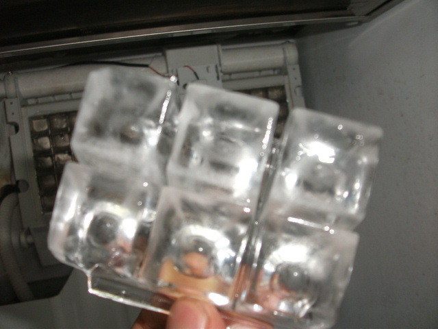 廠家制冰機(jī) 商用 方形冰塊制冰機(jī) 奶茶店飲品店設(shè)備1343B
