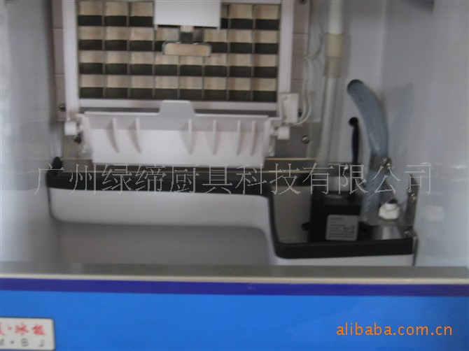 綠締ZB-80B 商用制冰機(jī) 運(yùn)行狀況實(shí)時(shí)顯示 冰厚可調(diào) 冰塊更透明