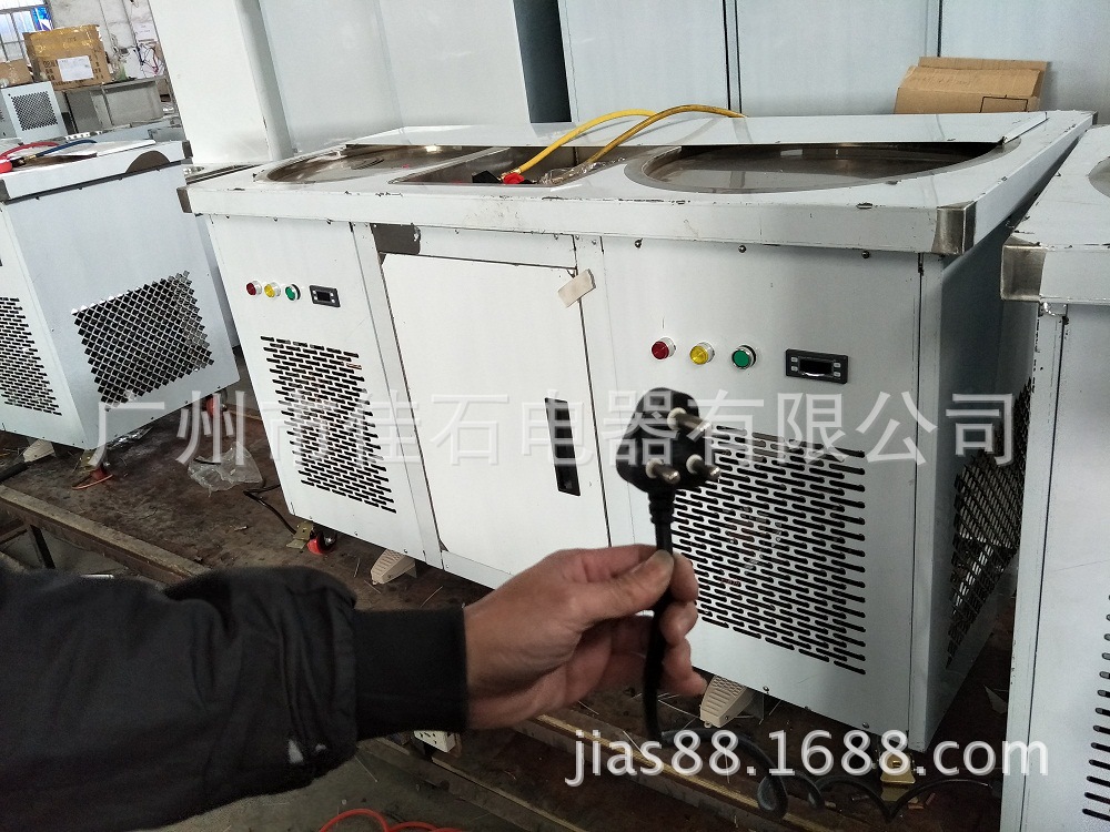 炒冰機(jī)廠(chǎng)家 商用雙方鍋 炒冰淇淋卷機(jī) Fried ice-cream machine