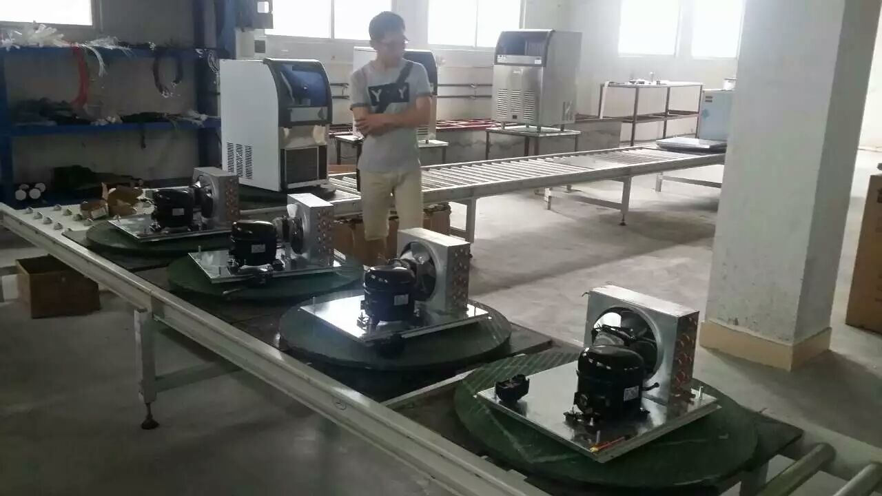 工廠直銷制冰設(shè)備制冰機(jī)商用 方塊冰酒吧用品 奶茶店制冰設(shè)備54kg