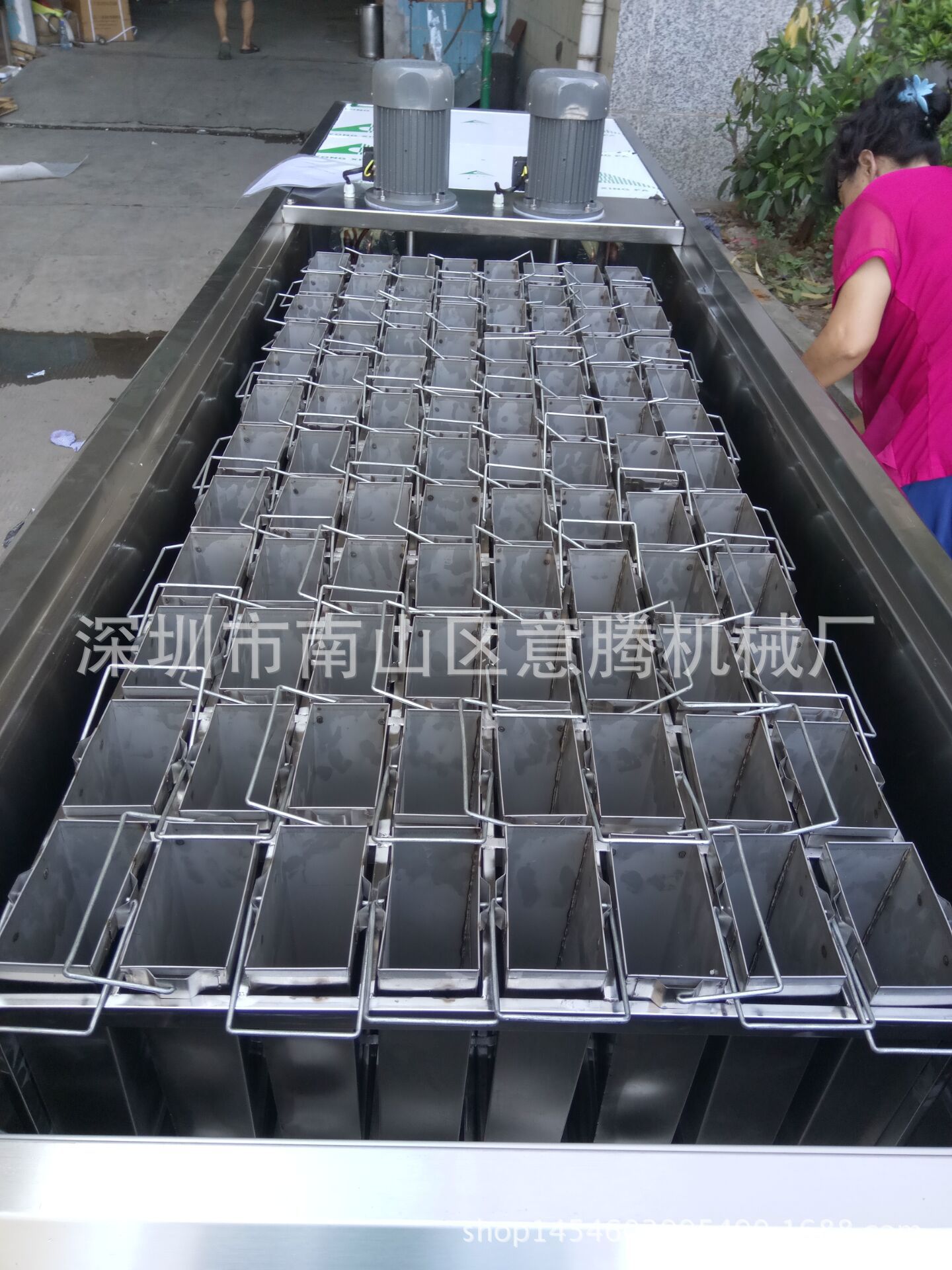 大型商用冰磚機(jī) 方塊制冰機(jī)廠家直銷(xiāo) 質(zhì)量包裝量大從優(yōu)冰條機(jī)