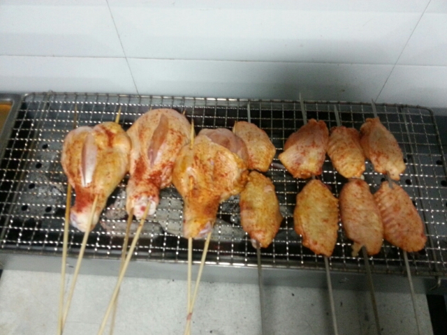 蝶烤香熱賣(mài)加厚羊肉串大號(hào)木炭燒烤爐商用燒烤架一米二長(zhǎng) 18內(nèi)寬