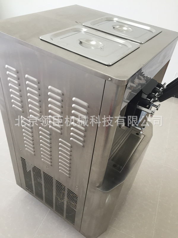 直銷三色三口味軟臺式甜筒冰淇淋機商用優(yōu)質(zhì)立式冰激凌雪糕機