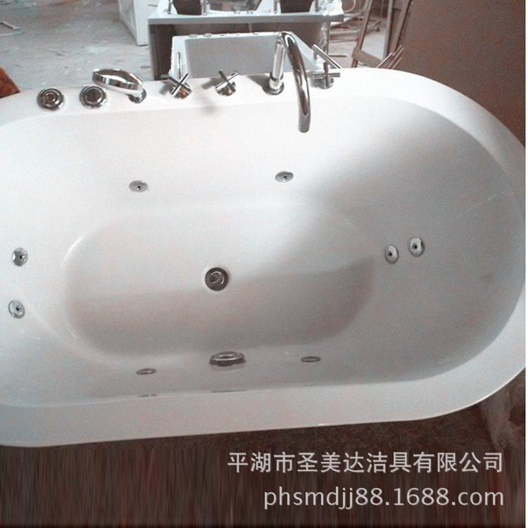 廠家直銷批發(fā)價亞克力按摩沖浪浴缸獨(dú)立式內(nèi)嵌式浴盆酒店工程浴缸