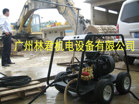 年底特價 廣州供應(yīng)高壓清洗水泵/專業(yè)管道清洗疏通機 零件清洗機