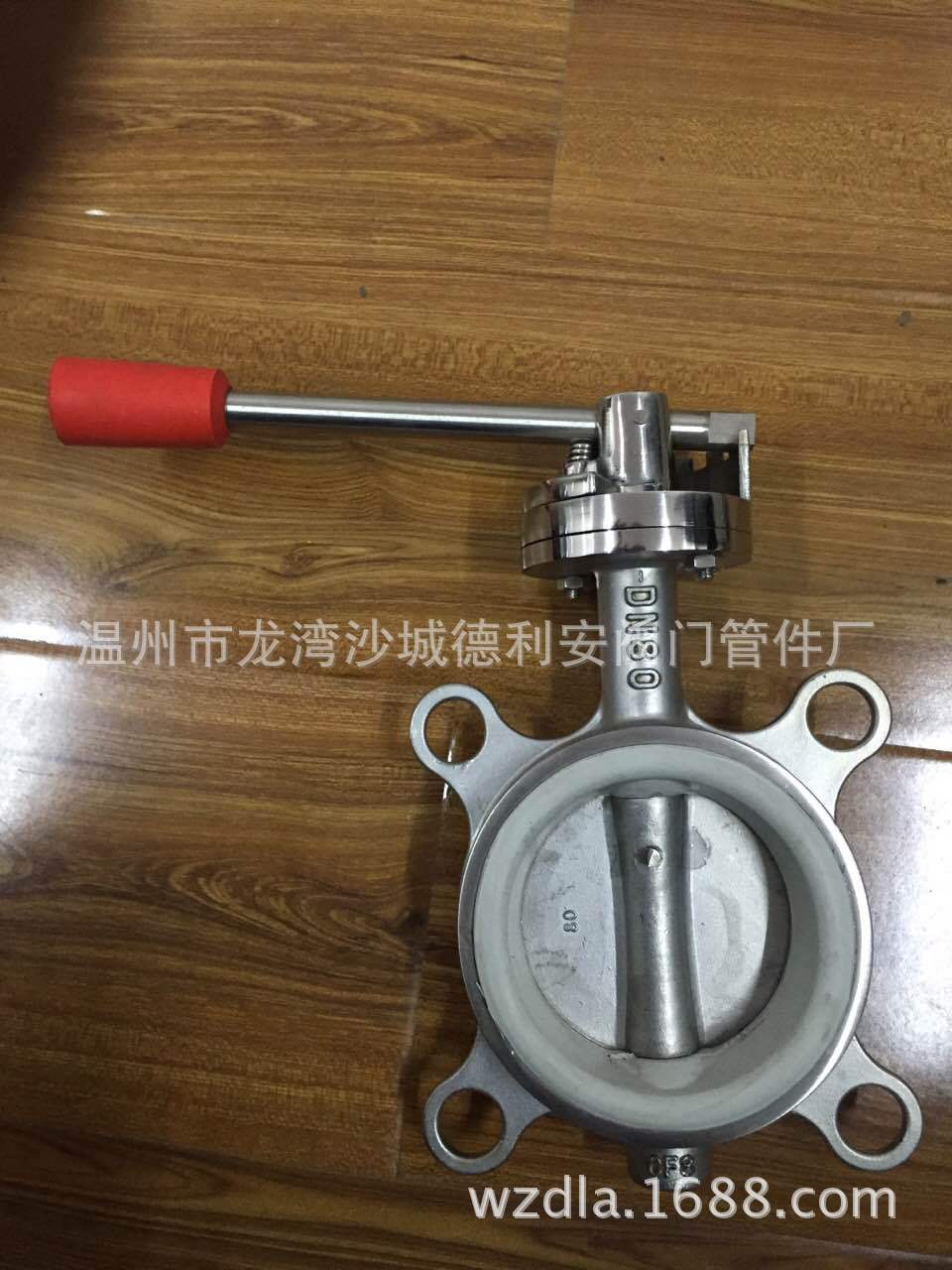 【品質(zhì)保證】廠家批發(fā)201、30食品級不銹鋼衛(wèi)生級手動對夾蝶閥
