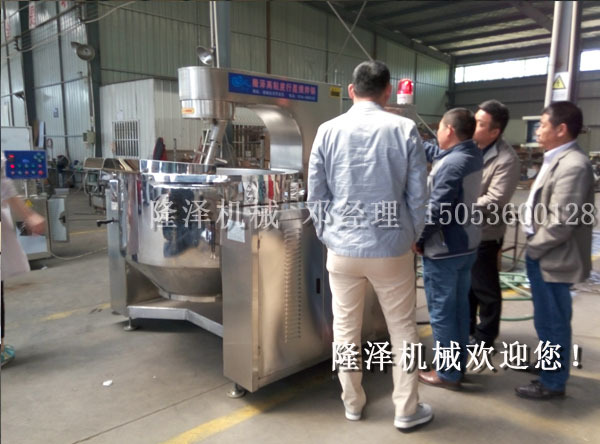大型全自動(dòng)炒菜鍋 燃?xì)怆姶偶訜釘嚢璩戳蠙C(jī) 仿人工翻炒大鍋菜機(jī)器