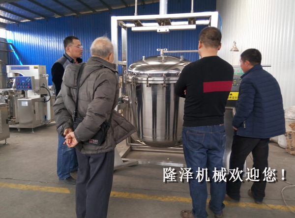 大型全自動(dòng)炒菜鍋 燃?xì)怆姶偶訜釘嚢璩戳蠙C(jī) 仿人工翻炒大鍋菜機(jī)器