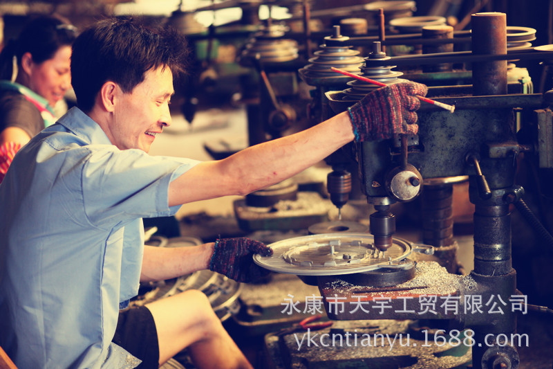 天宇電餅鐺懸浮式雙面加熱煎烤機(jī)正品烙餅機(jī)禮品電器電烤盤(pán)電餅檔