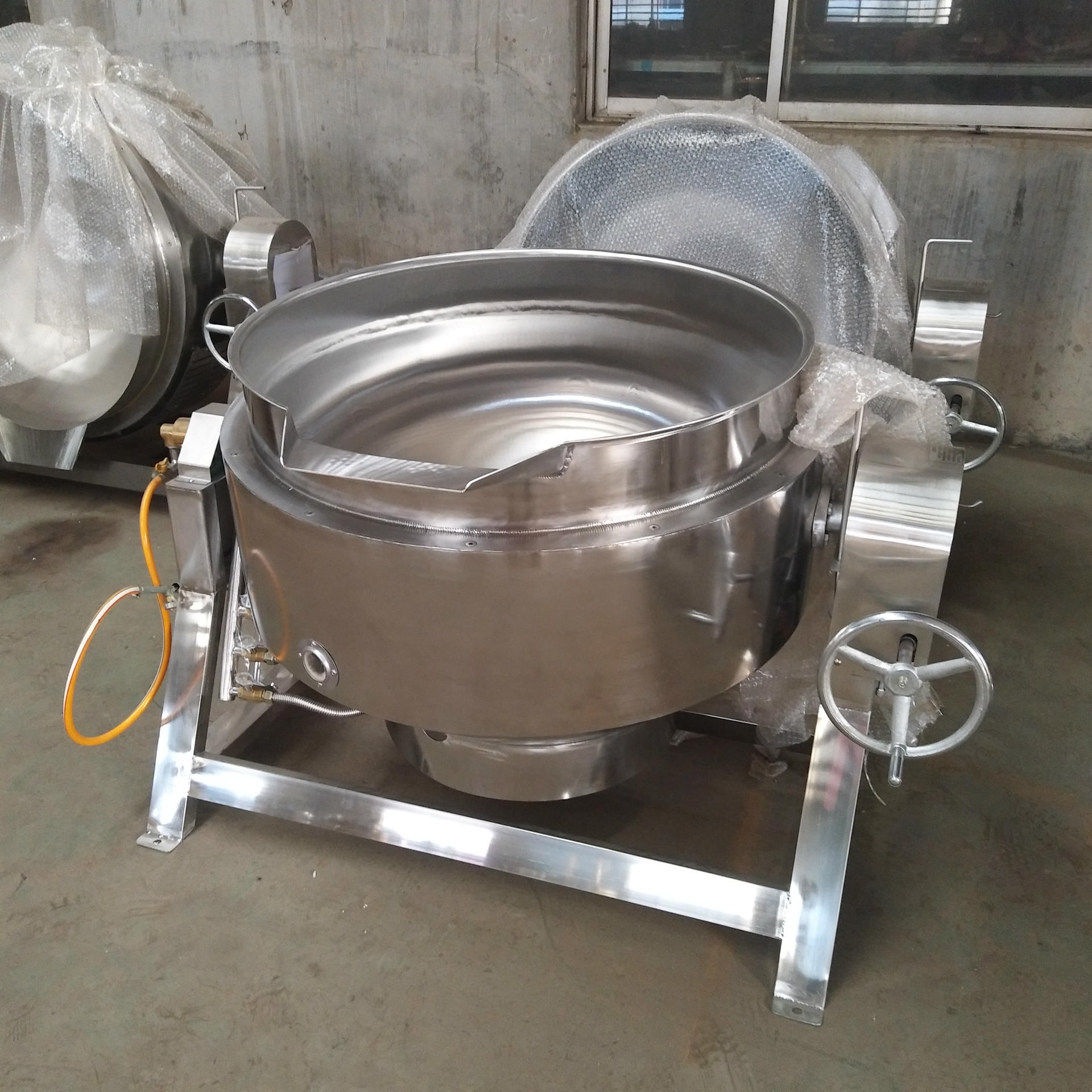 供應100-400L辣椒醬炒鍋 大型燃氣炒鍋 質(zhì)量有保證
