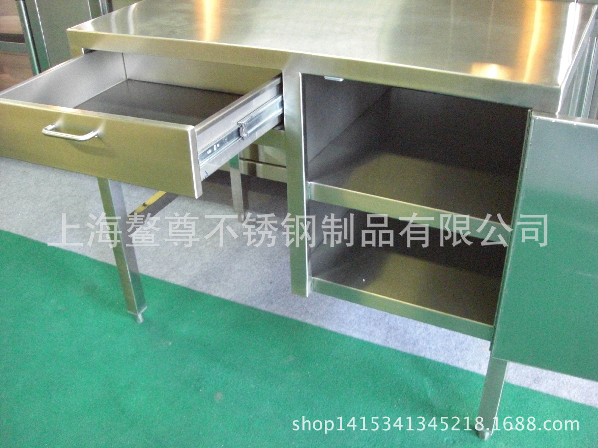 廠家直銷 不銹鋼廚房臺(tái)面 工作臺(tái) 不銹鋼辦公桌柜子加工定做