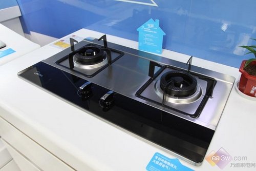 美的新品燃?xì)庠頠902價格暴跌