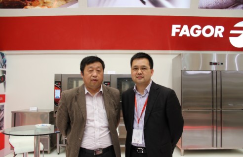 第二十一屆上海國際酒店用品展覽會(huì)中國廚房設(shè)備網(wǎng)鄭總與FAGOR法格負(fù)責(zé)人