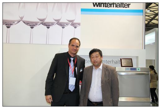 winterhalter 亞洲區(qū)市場營銷總監(jiān) Jens Steck 和中國廚房設(shè)備網(wǎng)鄭總