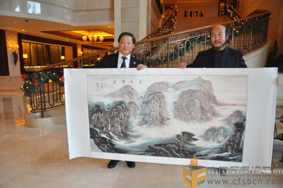 聯(lián)盟理事張虎虎向?qū)O玉璽大使贈(zèng)送作品