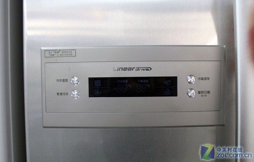 銀色金屬外觀LG對(duì)開門冰箱現(xiàn)16800元
