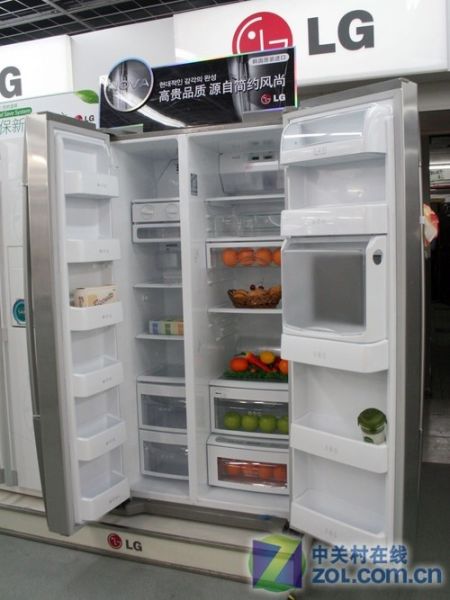 銀色金屬外觀LG對(duì)開門冰箱現(xiàn)16800元