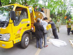【地震快訊】成都移動搶通信息生命線 邛崍?zhí)炫_山設立快裝站