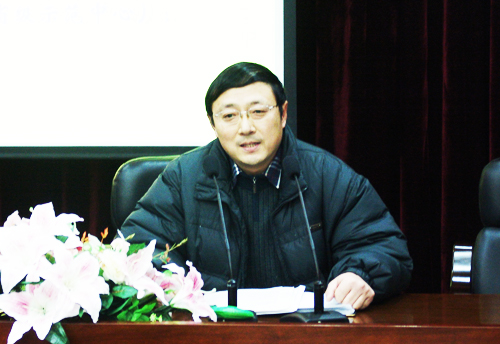 成都信息工程學(xué)院管理學(xué)院副院長，電子商務(wù)專家明小波