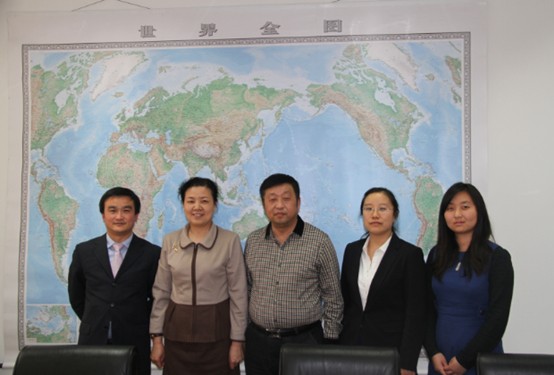心系社會(huì)，關(guān)注民生