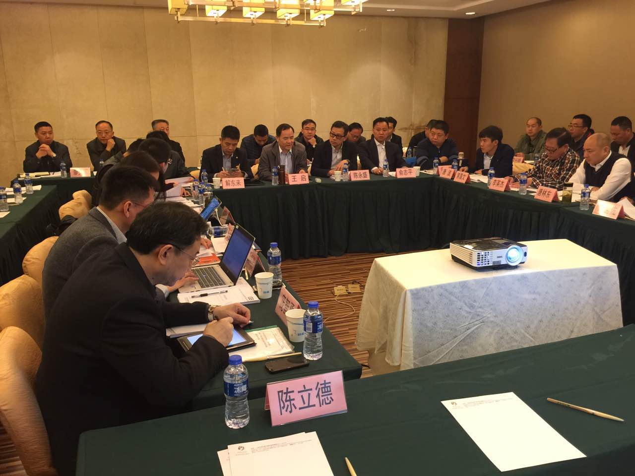 廚聯(lián)科技董事長鄭保華先生參與國家商用廚房燃具標(biāo)準(zhǔn)制定