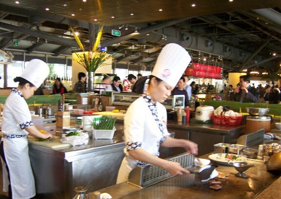 集成廚房設(shè)備發(fā)展趨勢(shì)凸現(xiàn) 商用廚房設(shè)備打造一體化生產(chǎn)鏈