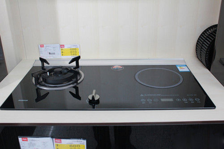 氣電兩用嵌入式設(shè)計(jì) 老板燃?xì)庠頙YD-9B72電磁爐熱銷(xiāo)價(jià)3980元